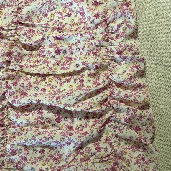 Princess Polly  NWOT Flower Pattern Ruched Dress - Picture 4 of 15